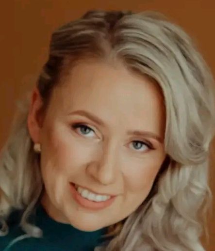 Photo of Laura Mitchell